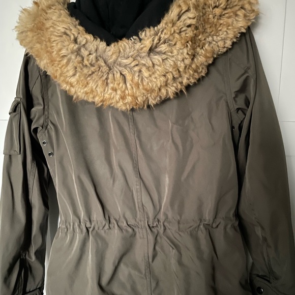 Women's Utility Jacket in Olive Green - Picture 3 of 10